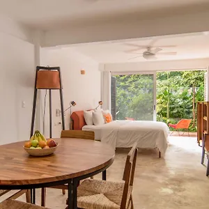 https://casa-de-piedra-tulum.tulum-hotels.net